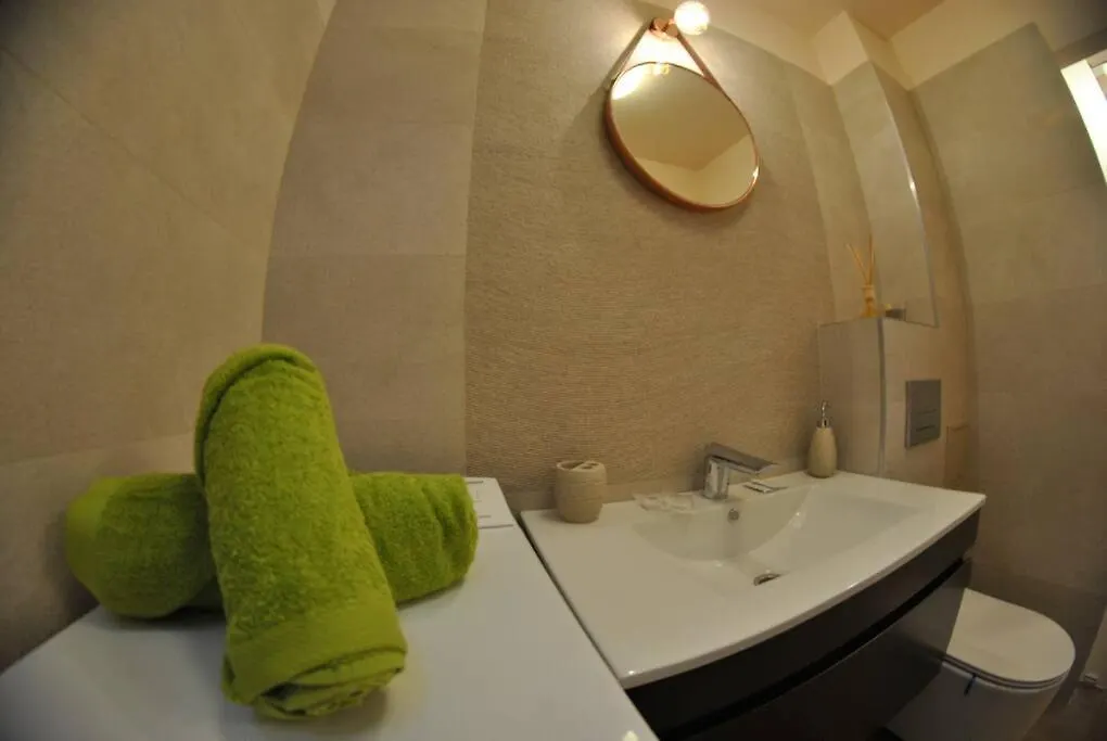 Modern & Central Apartment In North Of Bukarest 0*,