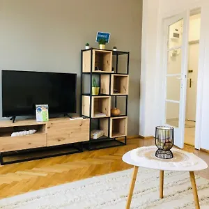  Apartament Lovely